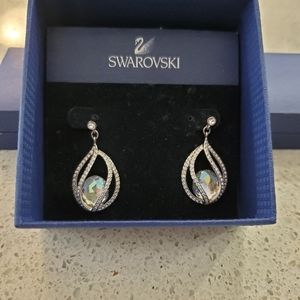 SWAROVSKI CRYSTAL EARRINGS 💝